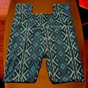 NWOT Girls LuLaRoe blue leggings. Size Tween girls